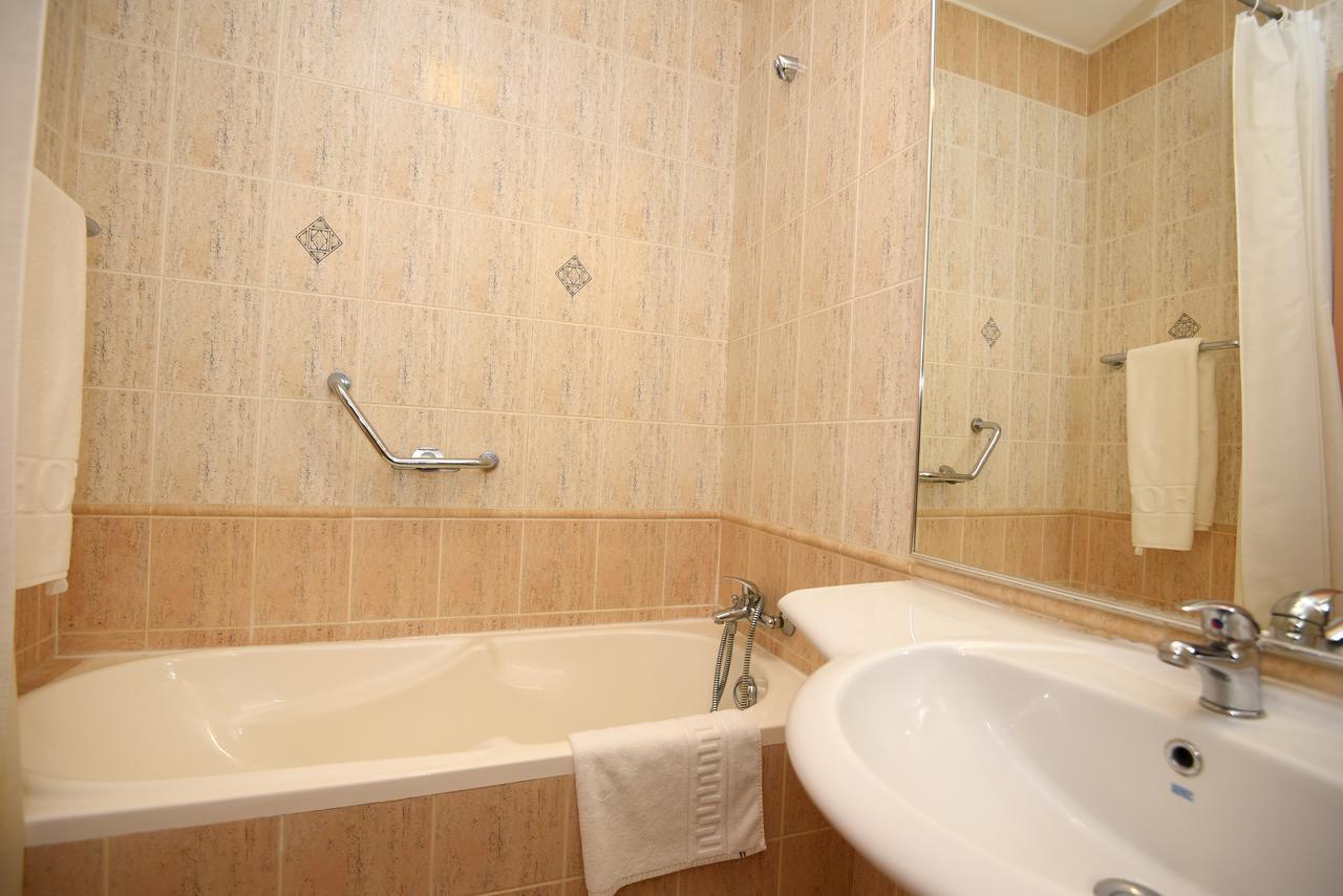 בראליה Hotel Belvedere מראה חיצוני תמונה