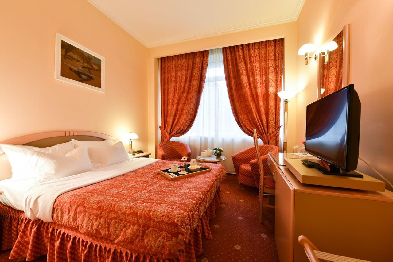 בראליה Hotel Belvedere מראה חיצוני תמונה